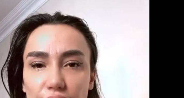 Emre A��k