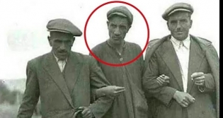 Mektup Yazan Adam
