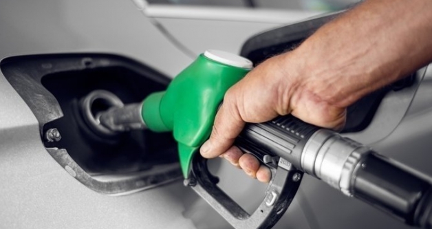 Akaryak�ta b�y�k indirim 