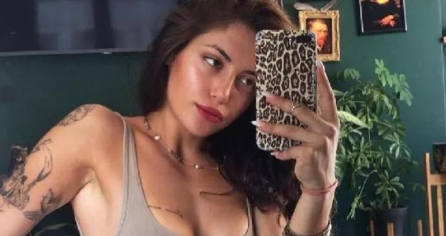 �lklima Naz Akb�r�
