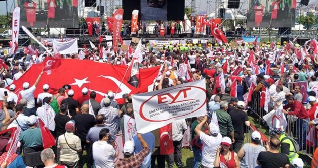 Emeklilikte Ya�a Tak�lanlar