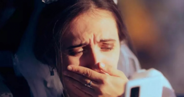 Evlenmek i�in dakikalar� sayarken