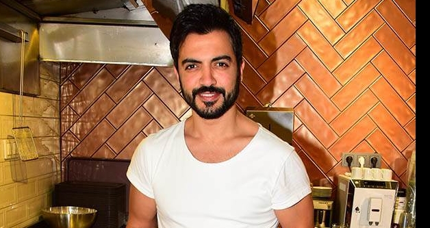 �lkeyi Terk Eden Sanat��