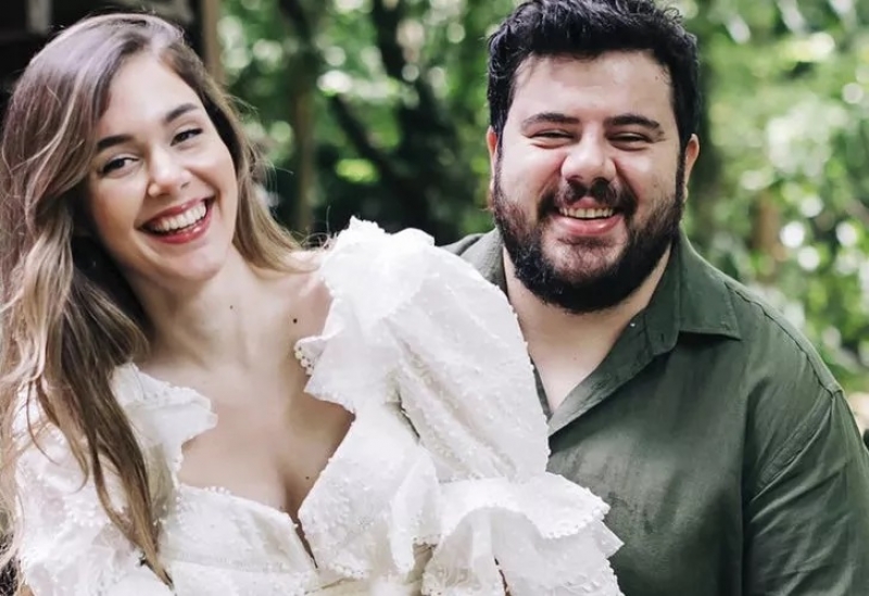 Eser Yenenler ve Berfu Yenenler